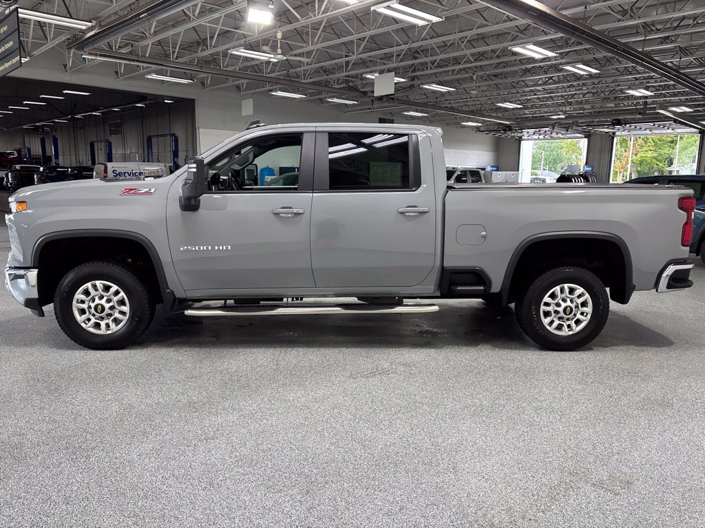 Used 2024 Chevrolet Silverado 2500 LT w/ All Star Edition AWD/4WD image 4