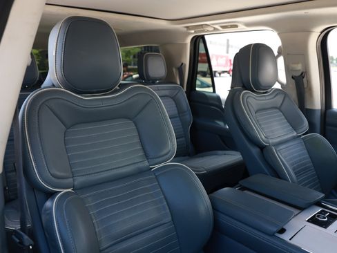 Used 2020 Lincoln Navigator L Black Label w/ Cargo Convenience Package AWD/4WD image 20