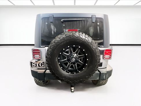 Used 2017 Jeep Wrangler Unlimited Sport w/ Quick Order Package 24S AWD/4WD image 5
