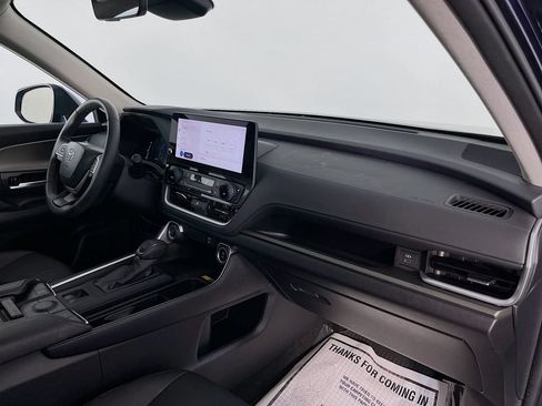 Used 2024 Toyota Grand Highlander AWD image 34