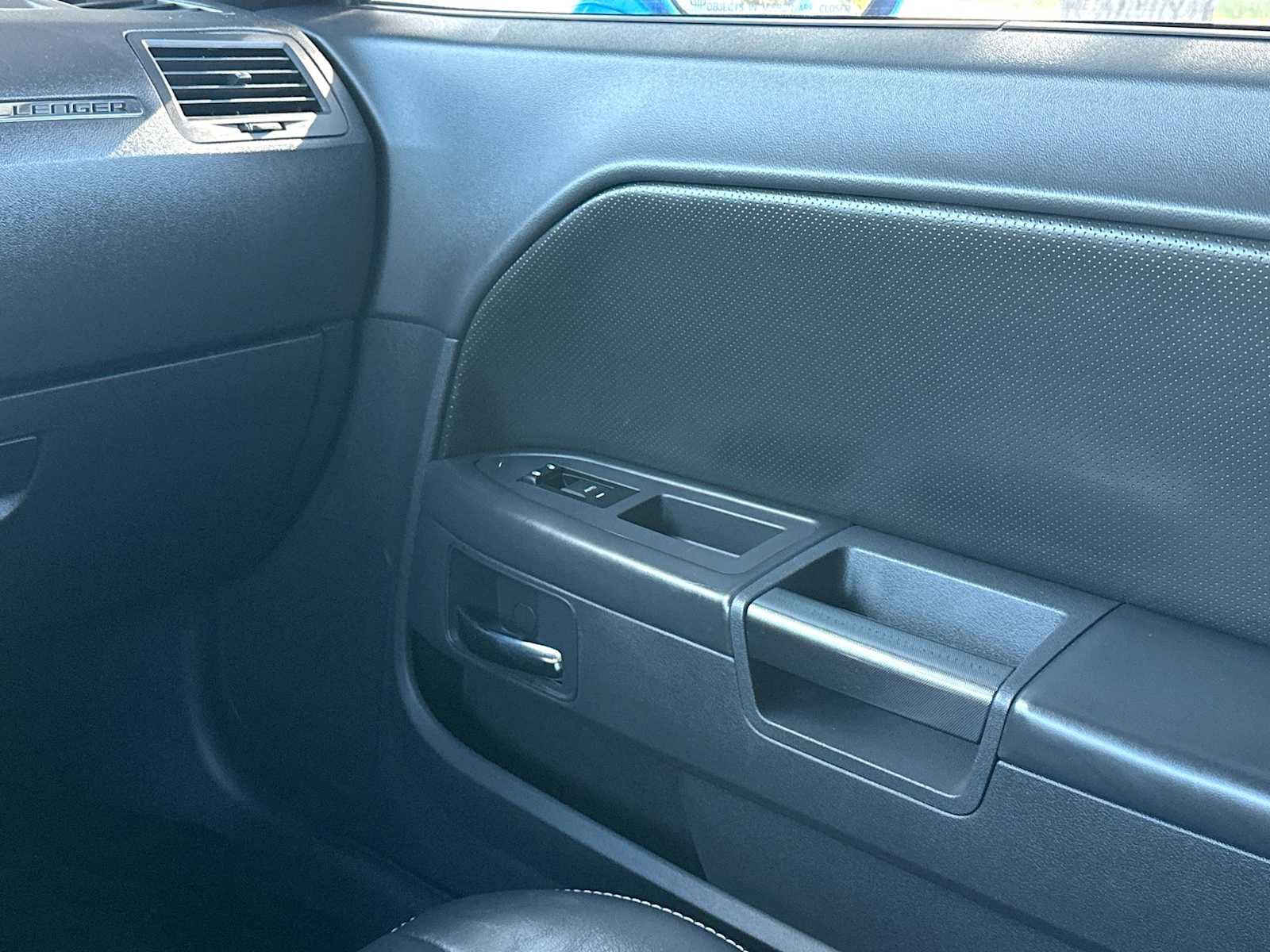 Used 2010 Dodge Challenger R/T RWD image 27