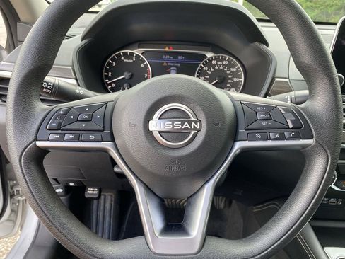 Used 2023 Nissan Altima 2.5 SV image 32