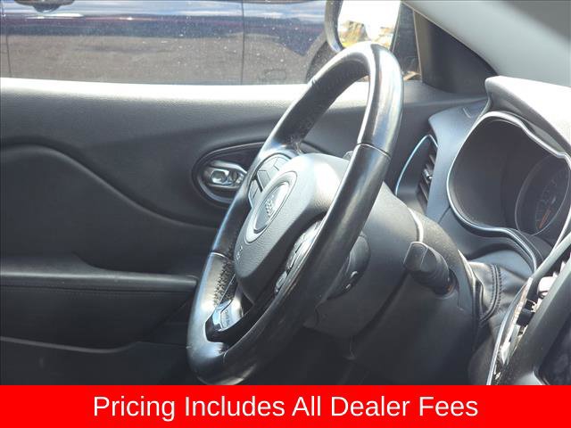 Used 2021 Jeep Cherokee Latitude Plus AWD/4WD image 9