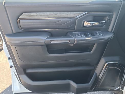 Used 2025 RAM 3500 Limited image 20