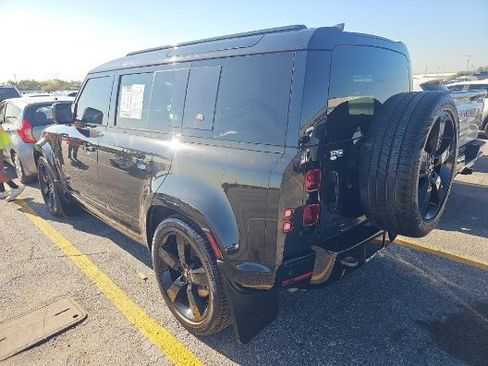 Used 2023 Land Rover Defender 110 X-Dynamic SE image 4