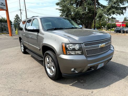 Used 2008 Chevrolet Suburban LTZ w/ LTZ Preferred Equipment Group image 8