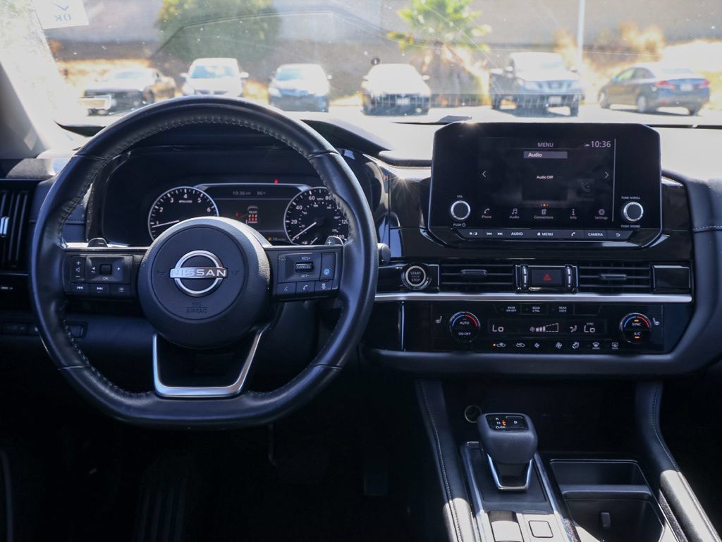 Used 2024 Nissan Pathfinder SV FWD image 23