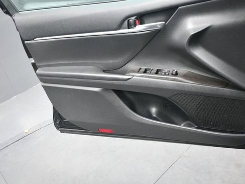 Used 2024 Toyota Camry SE image 23