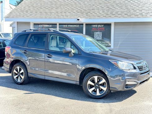 Used 2017 Subaru Forester 2.5i Premium w/ All-Weather Package AWD/4WD image 15