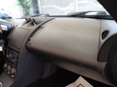 Used 2004 Nissan 350Z Touring RWD image 47