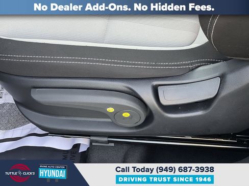 Certified 2025 Hyundai Venue SEL image 22