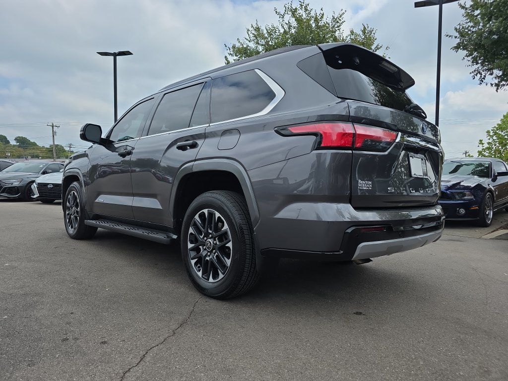 Used 2023 Toyota Sequoia Limited w/ Tow Technology Package AWD/4WD image 3