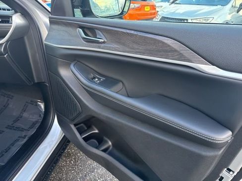 New 2025 Jeep Grand Cherokee Limited image 10