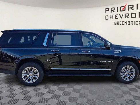 Used 2024 GMC Yukon XL Denali image 9