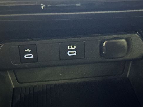 Used 2024 Toyota Prius LE image 25