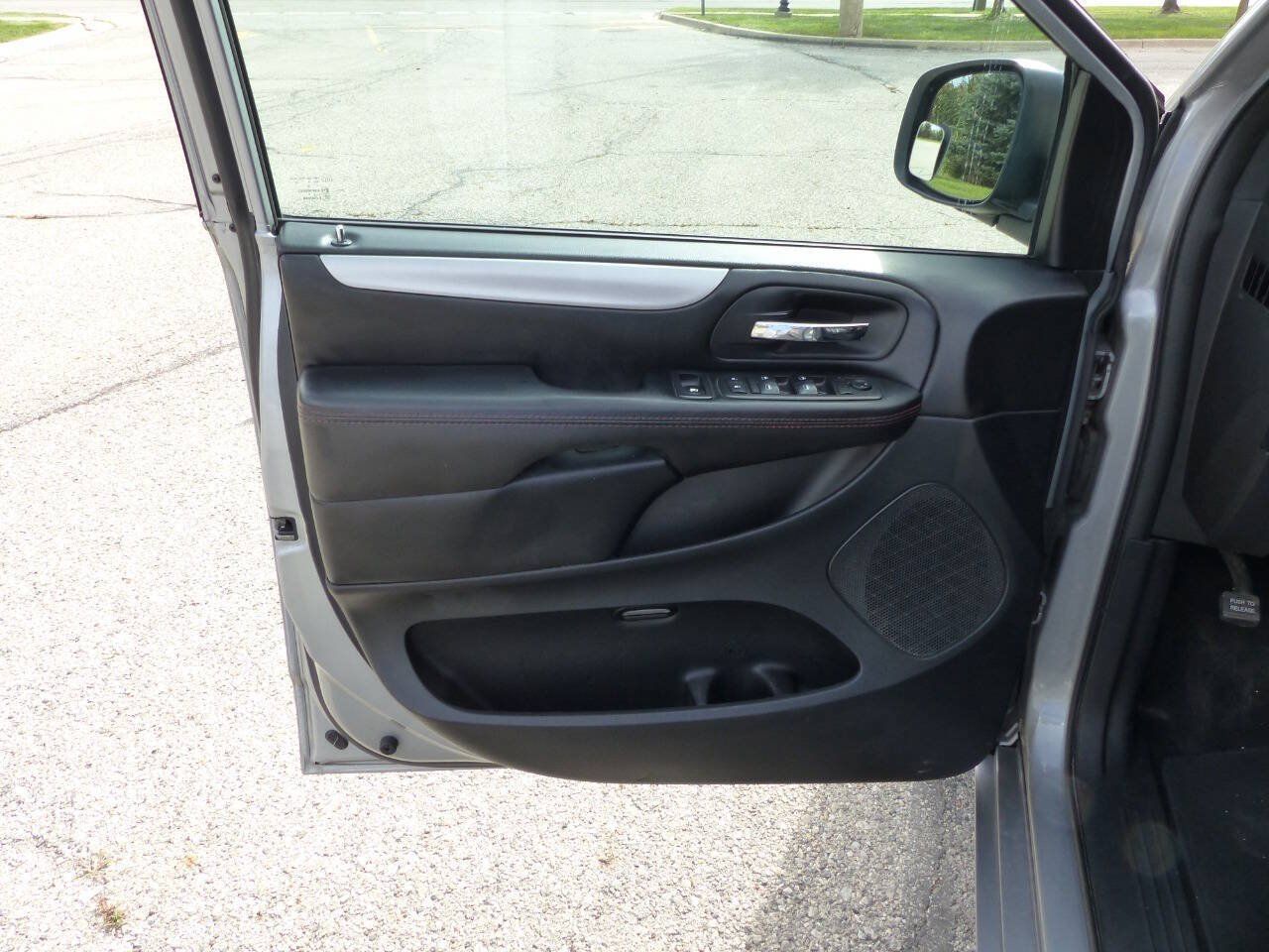 Used 2019 Dodge Grand Caravan GT FWD image 18