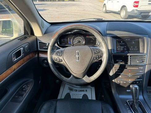 Used 2013 Lincoln MKT FWD image 19