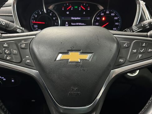 Used 2022 Chevrolet Equinox Premier AWD/4WD image 16