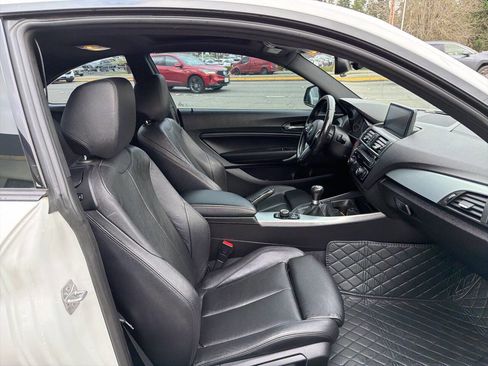 Used 2016 BMW M235i Coupe image 17