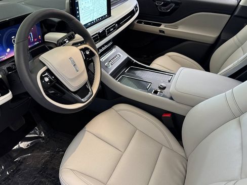 New 2026 Lincoln Aviator AWD w/ Jet Appearance Package image 7