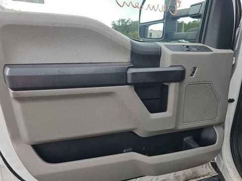 Used 2019 Ford F550 XL image 4
