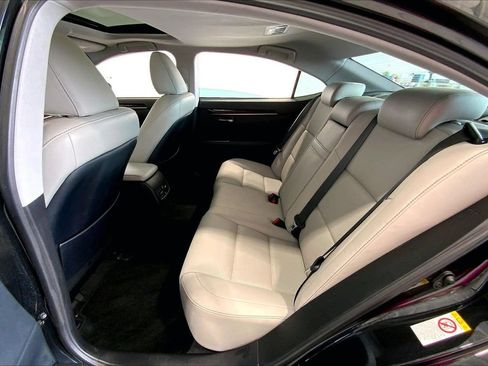 Used 2018 Lexus ES 350 w/ Premier Package FWD image 19
