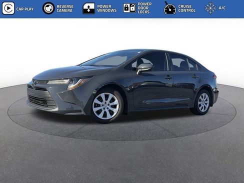 Used 2025 Toyota Corolla LE image 1