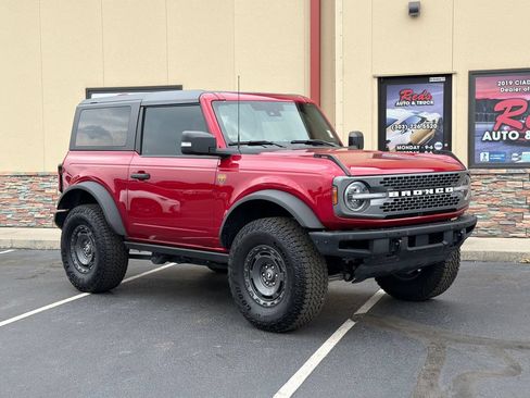 Used 2025 Ford Bronco Badlands AWD/4WD image 3