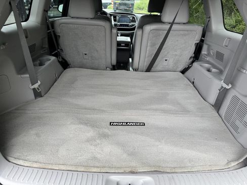 Used 2016 Toyota Highlander Limited image 4