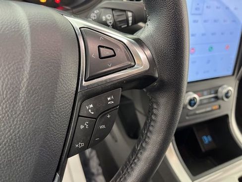 Used 2024 Ford Edge SEL image 18