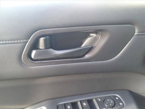 New 2025 Nissan Pathfinder SV image 19