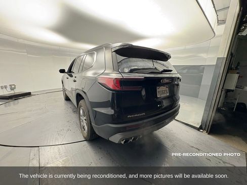 Used 2025 GMC Acadia Elevation image 3