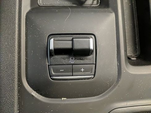 Used 2024 GMC Sierra 2500 AT4 w/ Technology Package image 23