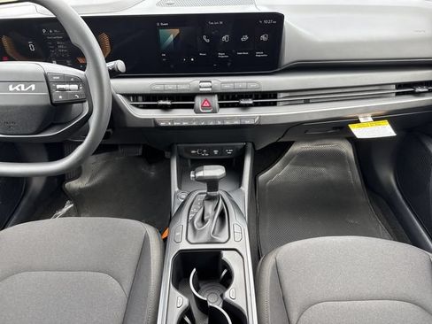 New 2026 Kia K4 FWD image 17