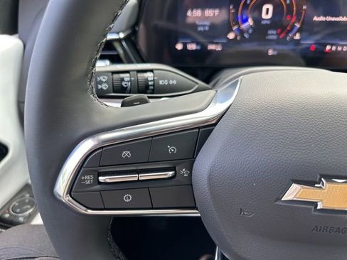 New 2025 Chevrolet Suburban Premier image 18