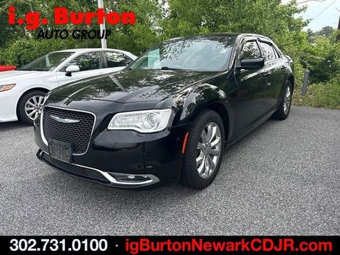 Used 2017 Chrysler 300 Limited w/ Value Package AWD/4WD image 2