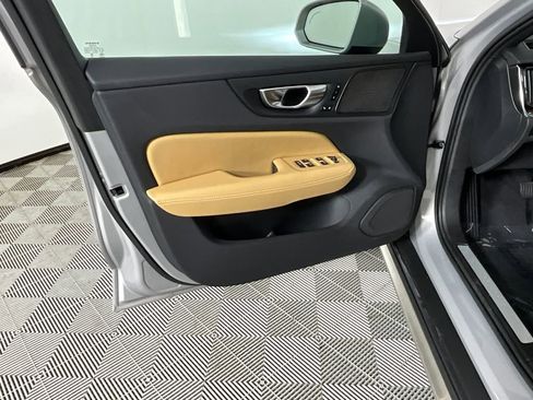 Used 2025 Volvo V60 B5 Cross Country Ultra w/ Protection Package Premier image 18