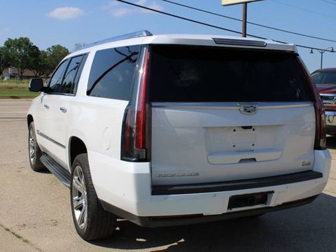Used 2019 Cadillac Escalade ESV Luxury RWD image 5