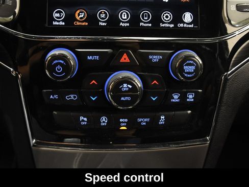 Used 2021 Jeep Grand Cherokee Limited AWD/4WD image 23