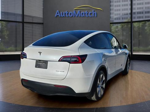 Used 2025 Tesla Model Y Long Range AWD/4WD image 9