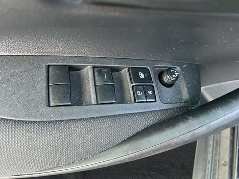 Used 2022 Toyota Corolla LE FWD image 12
