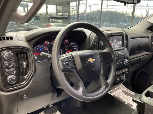Used 2022 Chevrolet Silverado 1500 Custom image 8