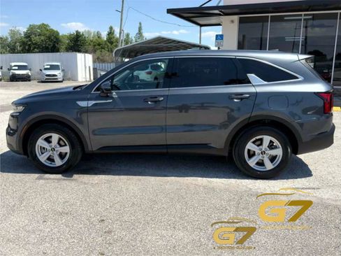 Used 2022 Kia Sorento LX FWD image 4