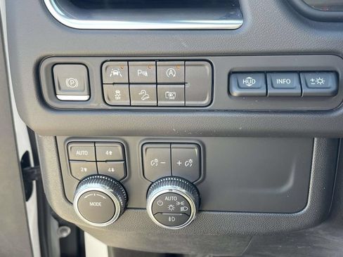 Used 2023 GMC Yukon AT4 w/ AT4 Premium Package AWD/4WD image 20