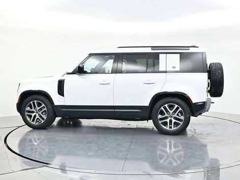 Used 2024 Land Rover Defender 110 S AWD/4WD image 8