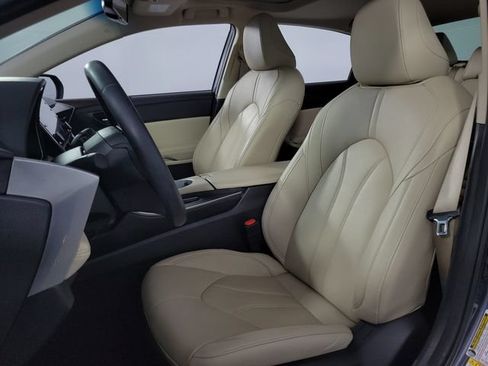 Used 2019 Toyota Avalon XLE w/ Moonroof Package FWD image 14