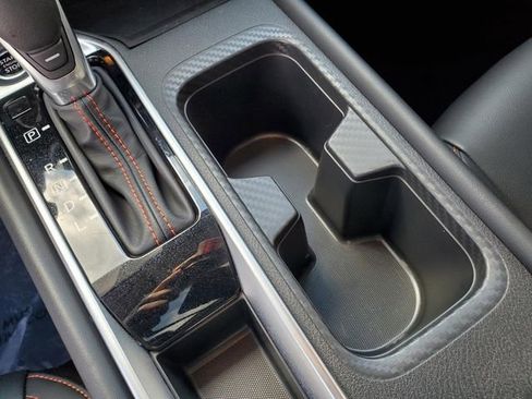 Certified 2025 Nissan Sentra SR w/ SR Premium Package image 25