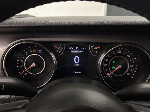 Used 2022 Jeep Gladiator Willys image 16