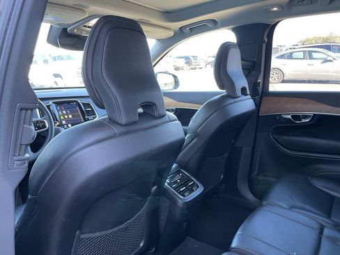 Used 2023 Volvo XC90 B6 Plus image 28