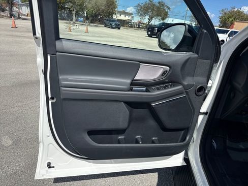 Certified 2025 Ford Expedition Active image 14